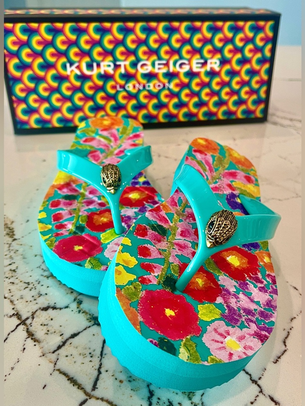 Kurt Geiger NWT/boxed Platform Flip Flops Sz7 Turquoise/Floral/KG BirdHead